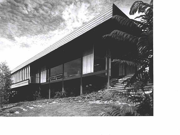 2nd image of 1515 N Tigertail Rd