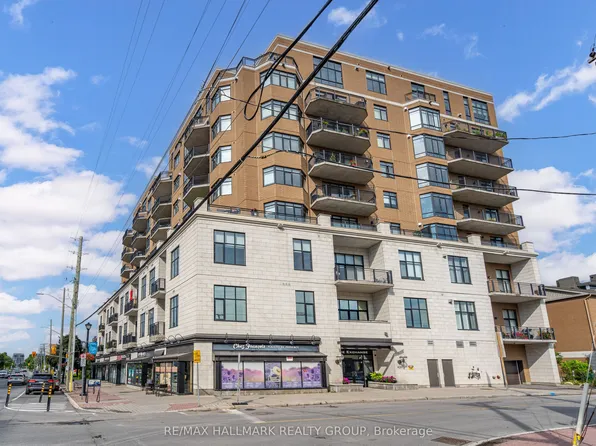420 Berkley Ave #206, Ottawa, ON K2A 4H5