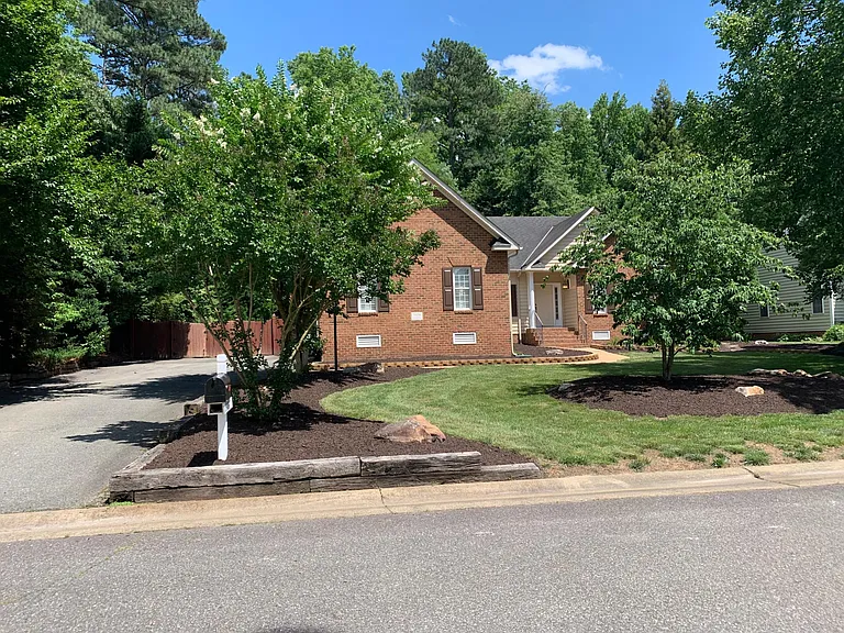 9406 Colvincrest Dr — Photo 1