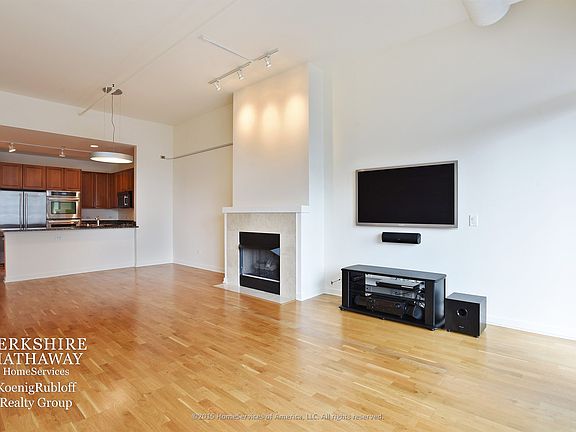 4th image of 333 N Canal St APT 3302