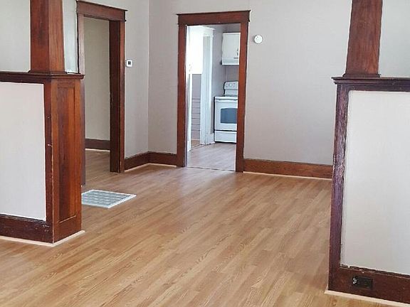 2nd image of 2807 Linden Ave
