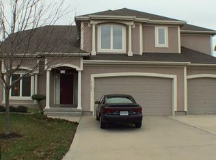 25604 E 31st Ter, Blue Springs, MO 64015