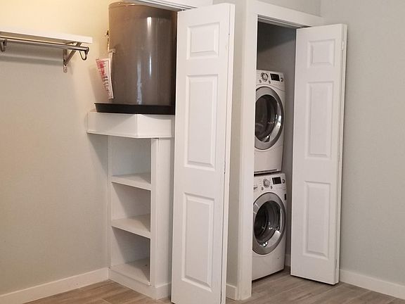 5th image of 908 Camaron St APT 1