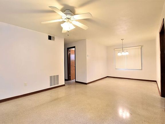 3rd image of 1816 NW 10th St