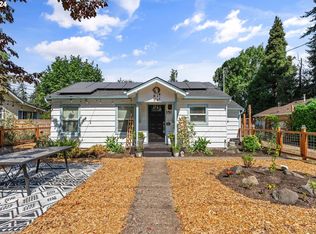 151 Elkay Dr, Eugene, OR 97404
