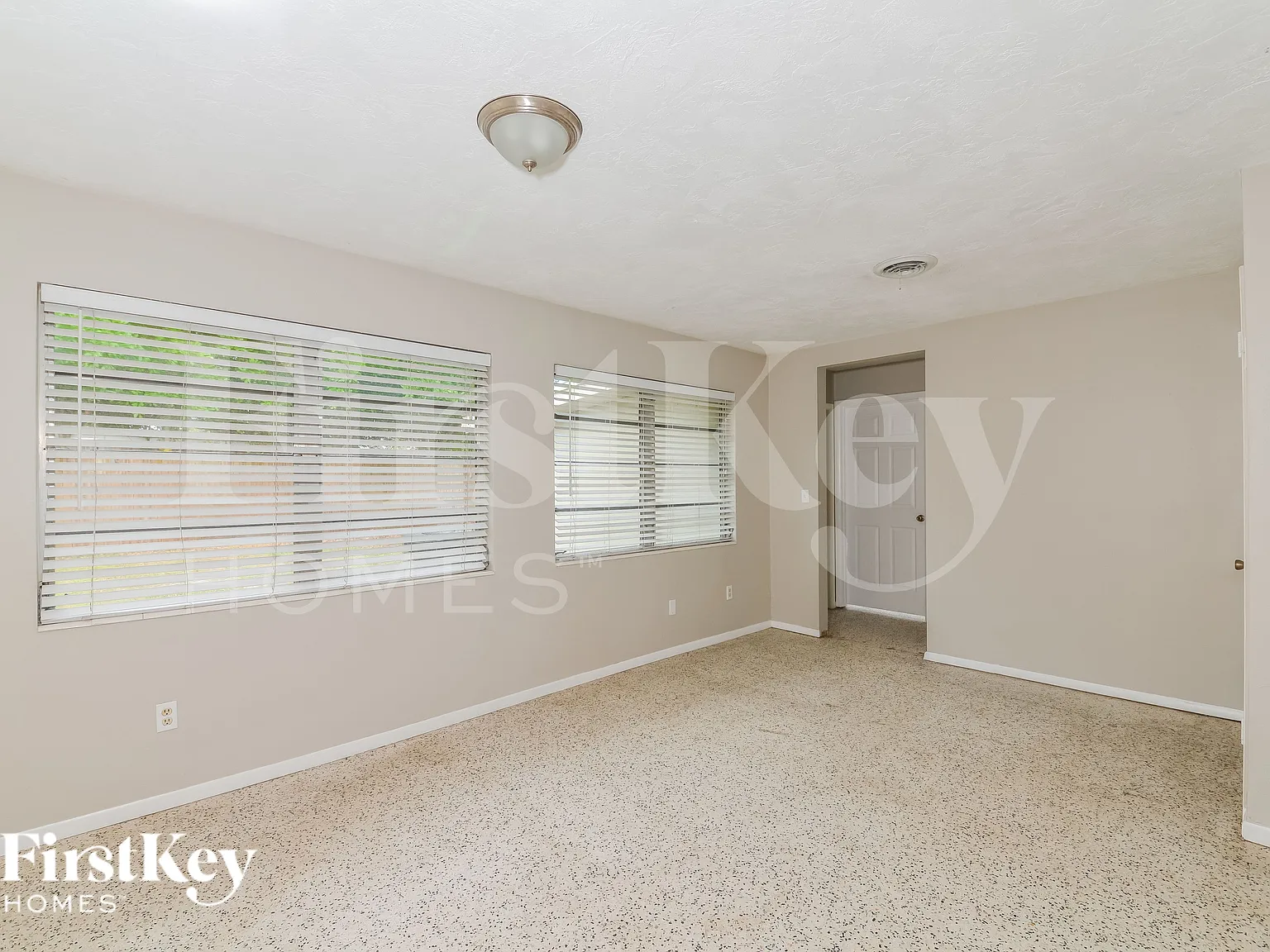 3 bed, 2.0 bath, 1575 sqft, $1,905 — Photo 2