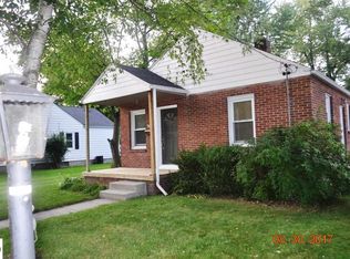 402 W Sugnet Rd, Midland, MI 48640