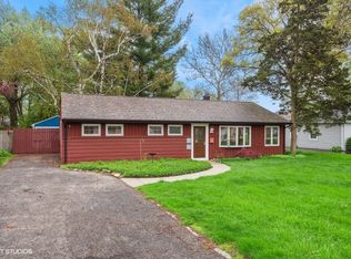 1121 Fischer St, Wheaton, IL 60189