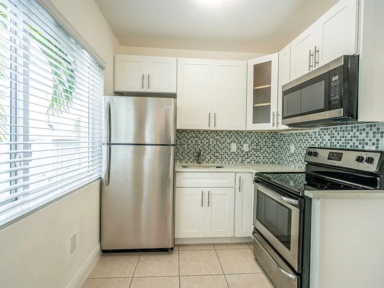 6971 Carlyle Ave #107 — Photo 10