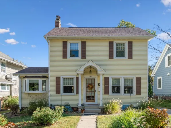 520 22nd St SE, Cedar Rapids, IA 52403