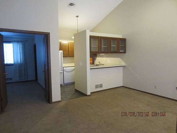 2625 - Living Room to Kitchen_03052019