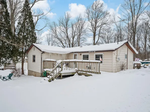 5900 Front St, Coloma, MI 49038