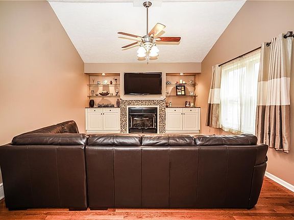 4th image of 81 Edendery Cir