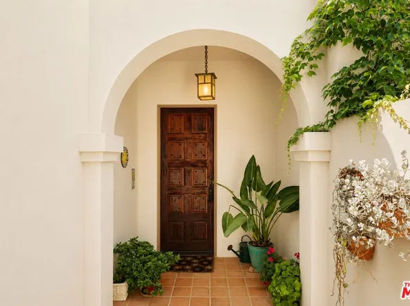 8935 Hollywood Hills Rd, Los Angeles, CA 90046
