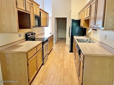 3rd image of 6623 Ahekolo Cir