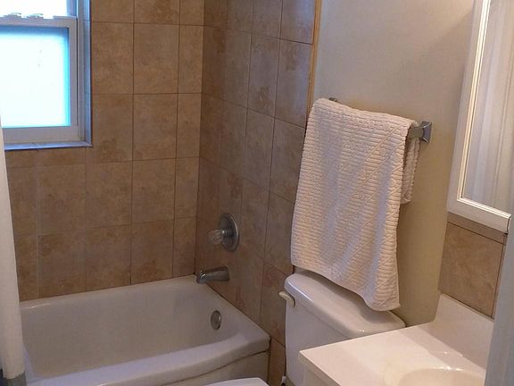 5th image of 443 39th Ave N APT 6