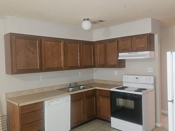 2nd image of 44321 Simpson Pl