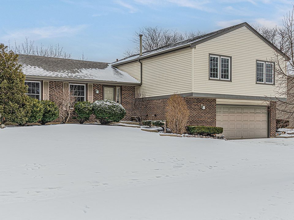 1st image of 794 Stillwater Ct