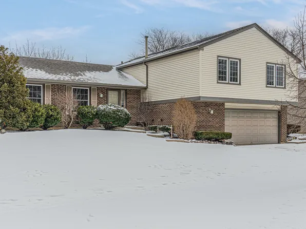 794 Stillwater Ct, Lake Zurich, IL 60047