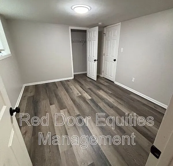 1215 N Columbus St #C — Photo 8