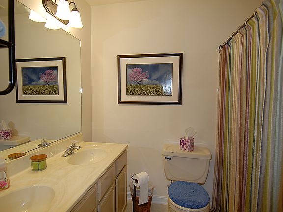 4th image of 1016 Bayview Olk