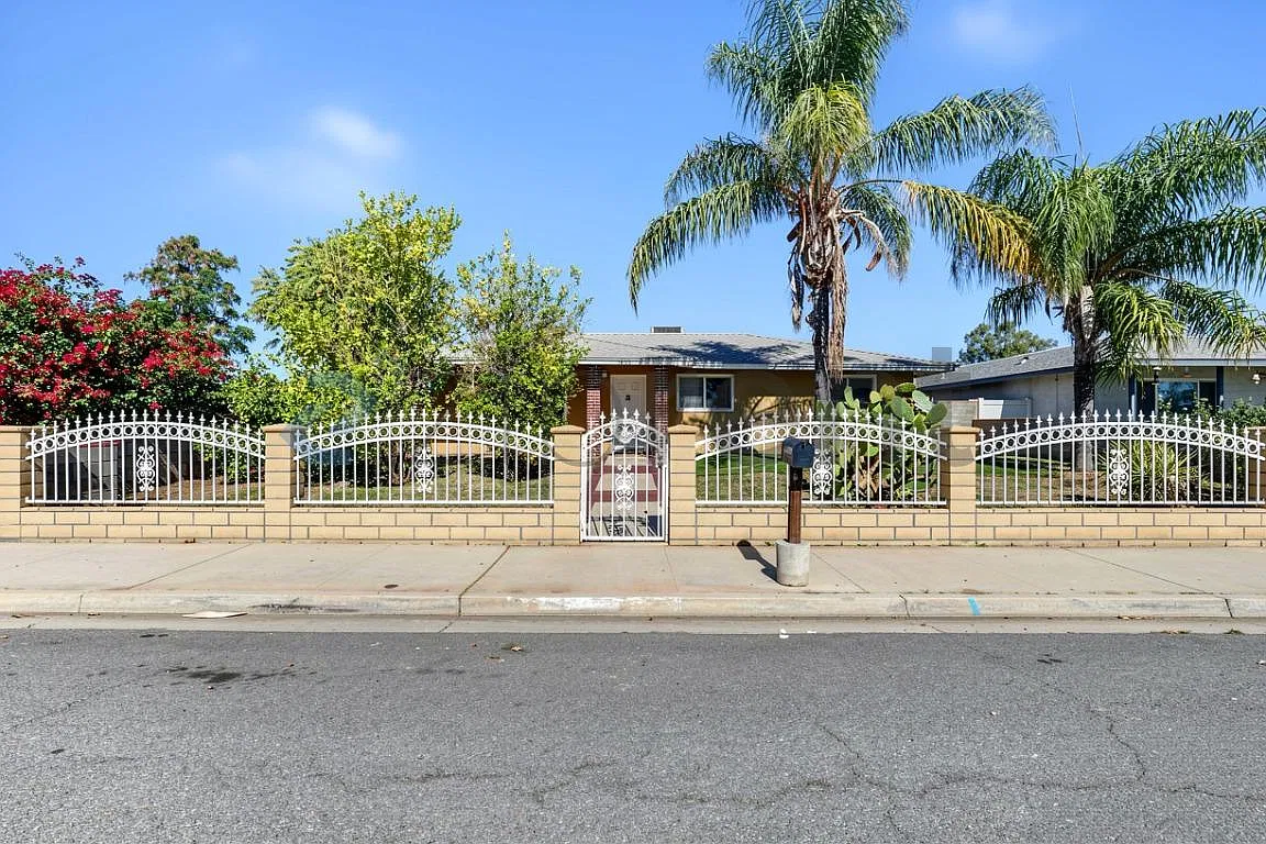 3 bed, 1144 sqft, $3,000 — Photo 1