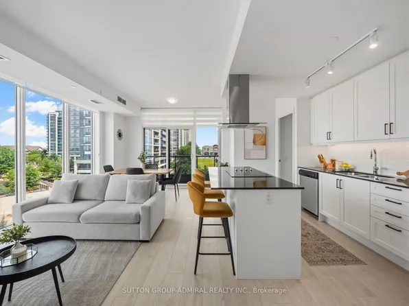 10 Gatineau Dr #413, Vaughan, ON L4J 0L2