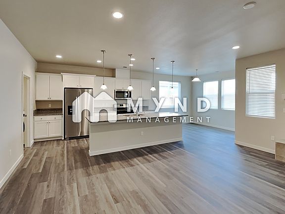 5th image of 568 Country Hollow Dr