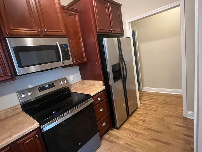 1215 Ross St — Photo 7