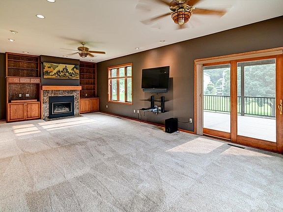 2nd image of 2040 Continental Ln
