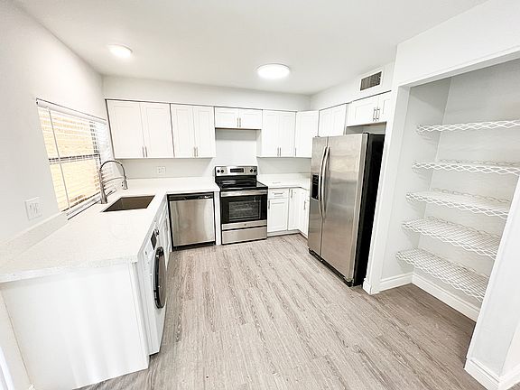 3rd image of 4515 Treehouse Ln APT 12D