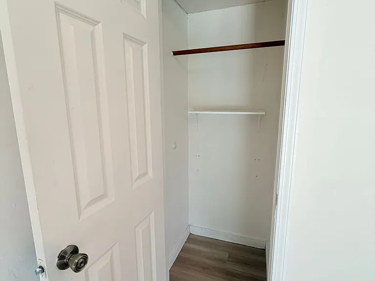 845 Middle Dr — Photo 7