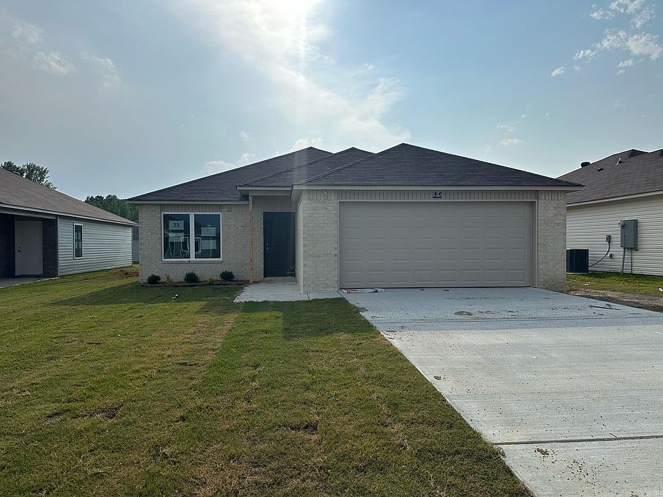 1st image of 23 Oak Leaf Dr