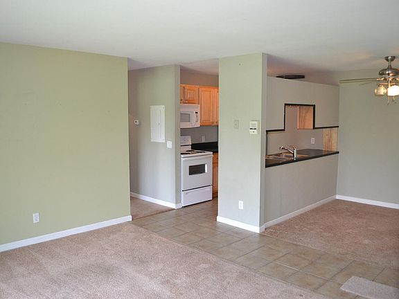 5th image of 4346 Norman Dr SE APT 204