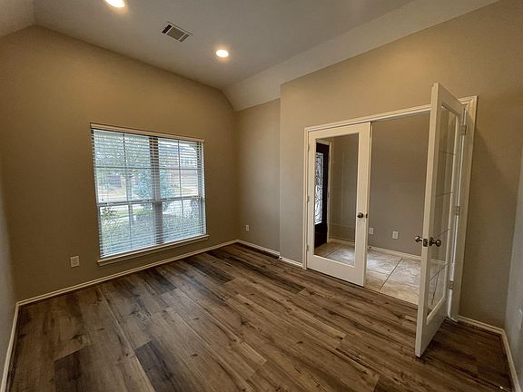 4th image of 29110 Parker Trace Dr