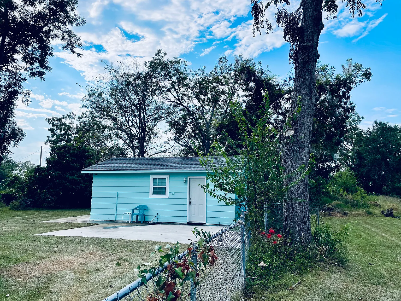 105 NE Railroad Ave — Photo 3