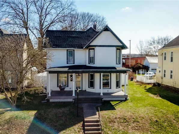 438 S 4th St, Coshocton, OH 43812