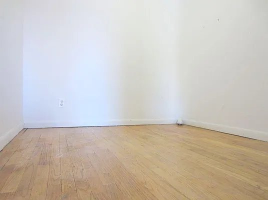 Rented by FirstService Realty (legacy) | media 29