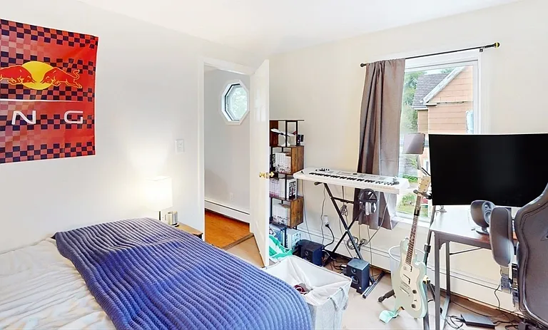 4 Saginaw Ave #2 — Photo 11