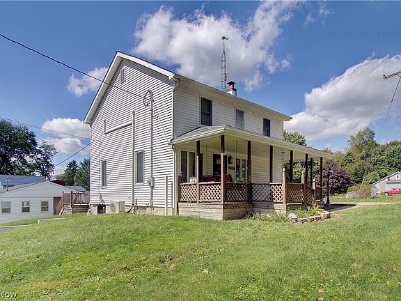 3rd image of 2385 Valley Rd