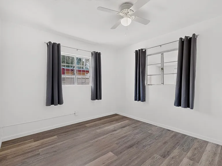 8715 Menaul Blvd NE — Photo 14