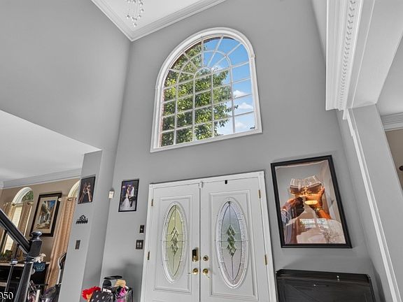 5th image of 1110 Monroe Drive