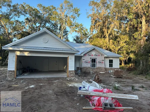 1042 Baywood Ln, Darien, GA 31305