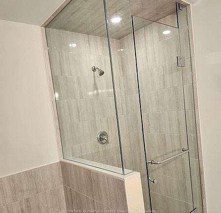3rd image of 60 Sapphire Way