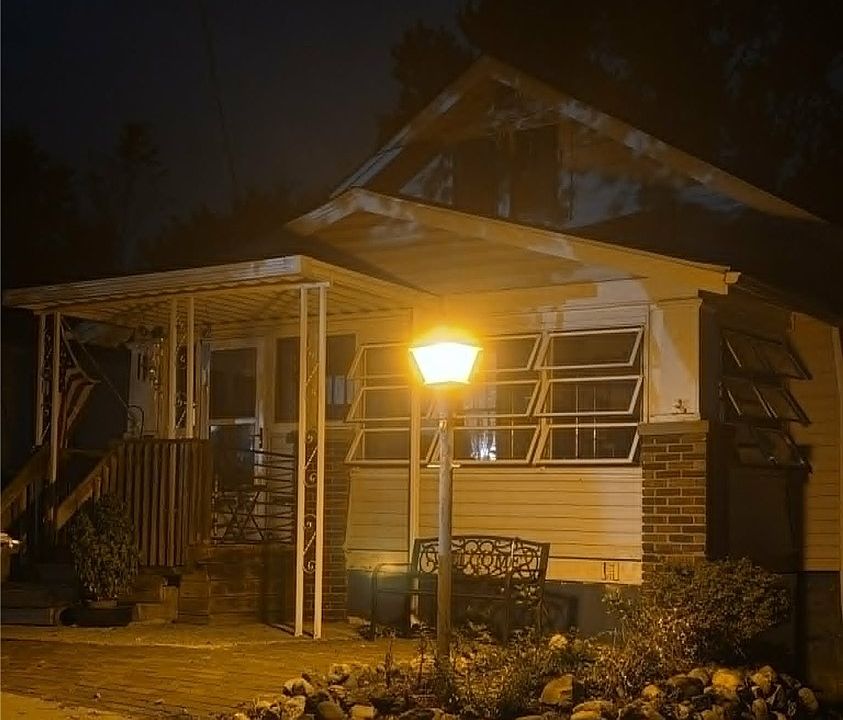 1st image of 451 Allenford St