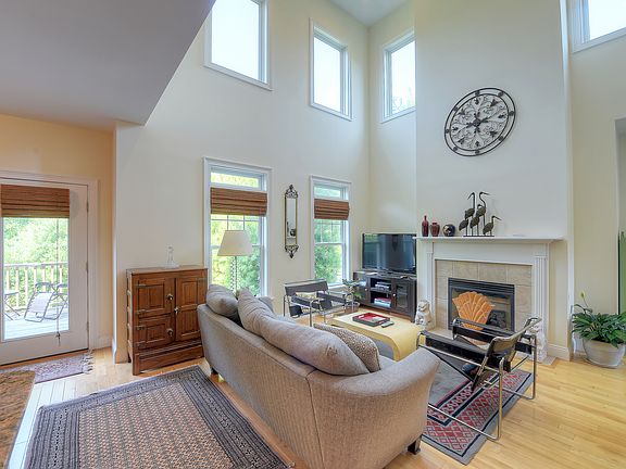 4th image of 50 Savannah Ln S
