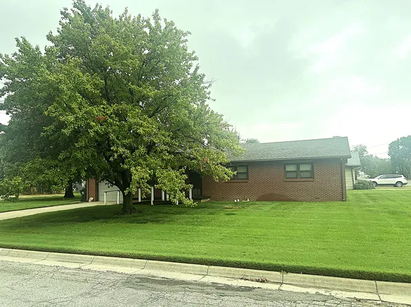 411 E 2nd Ave, Saint John, KS 67576