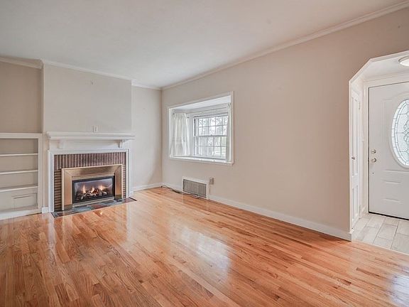 4th image of 11 Garfield St