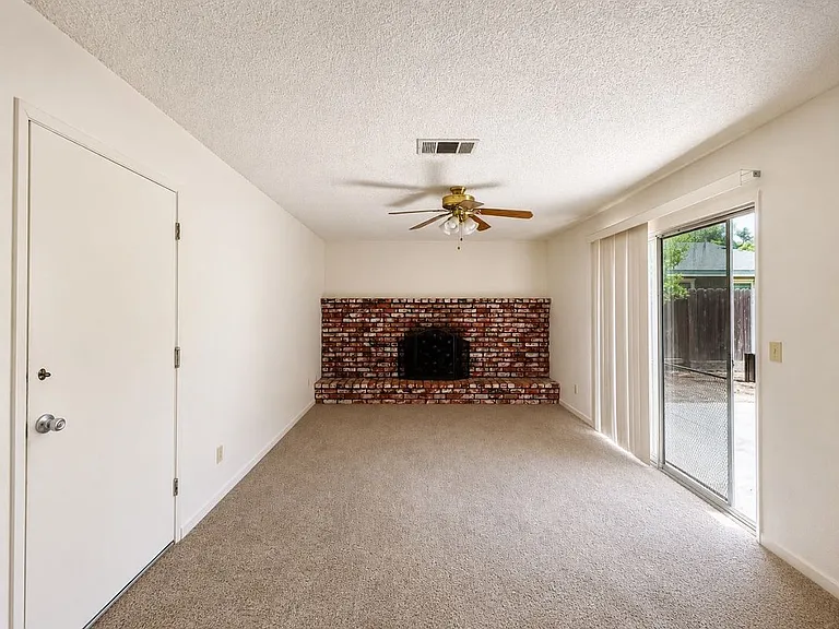 3440 La Jolla Way — Photo 8