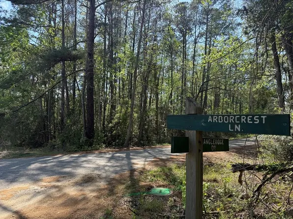 67 Angleridge Dr, Brookeland, TX 75931